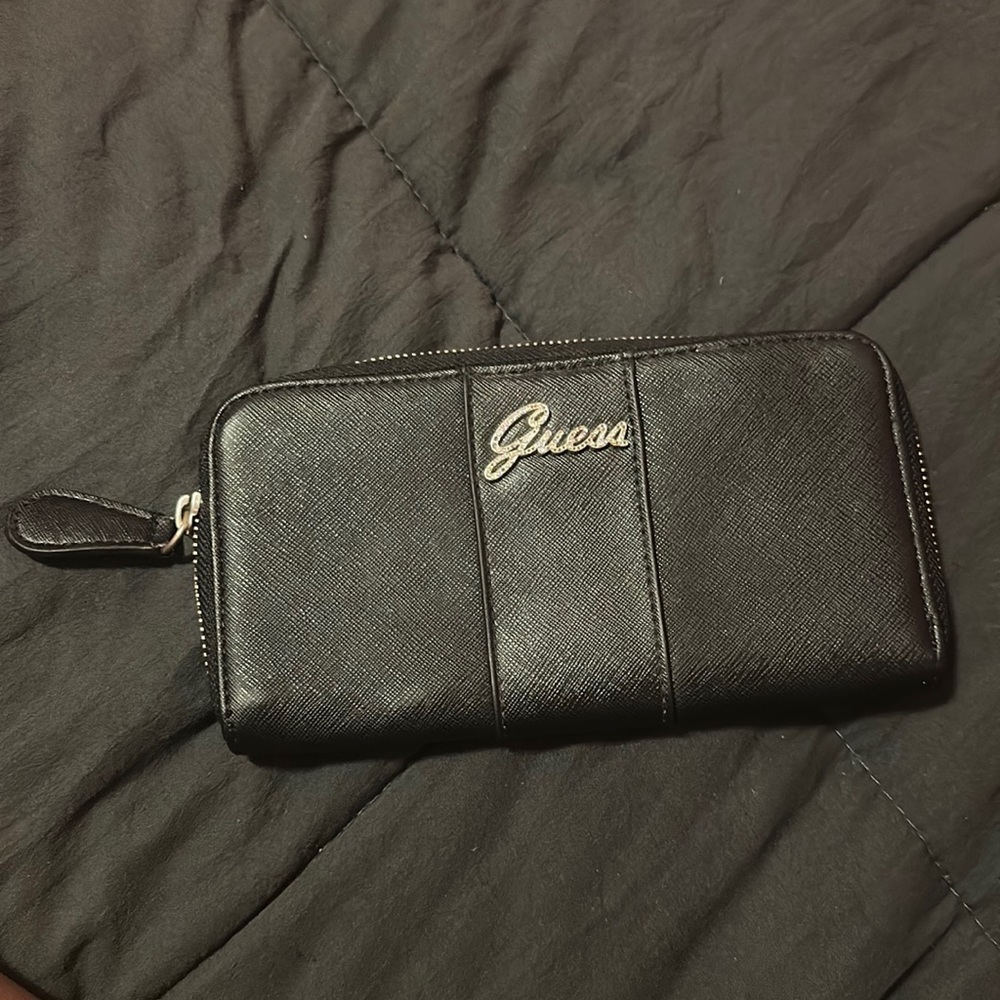 GUESS WALLET